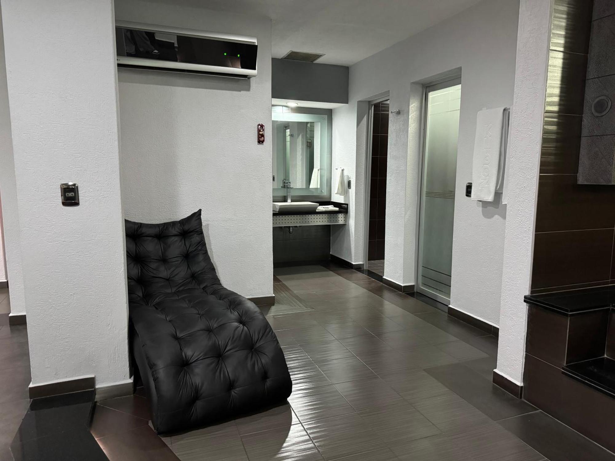 ᐉ KUBOZ MOTOR HOTEL ( ZAPOPAN, MEXICO ) REAL PHOTOS & GREAT DEALS